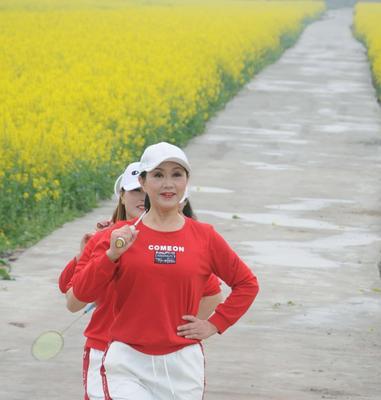 油菜花的文化背景与花语之旅（探寻油菜花的神秘力量）